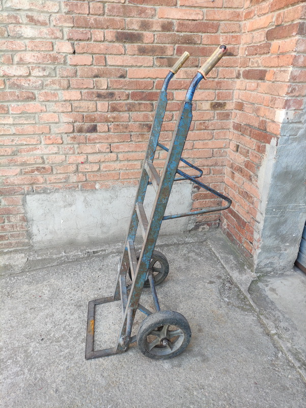 carretilla almacen rueda rigida metal 136x60x65 1u